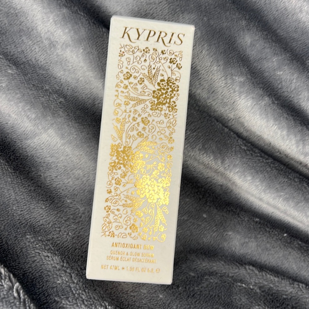 Antioxidant Dew
Quench & Glow Facial Serum
